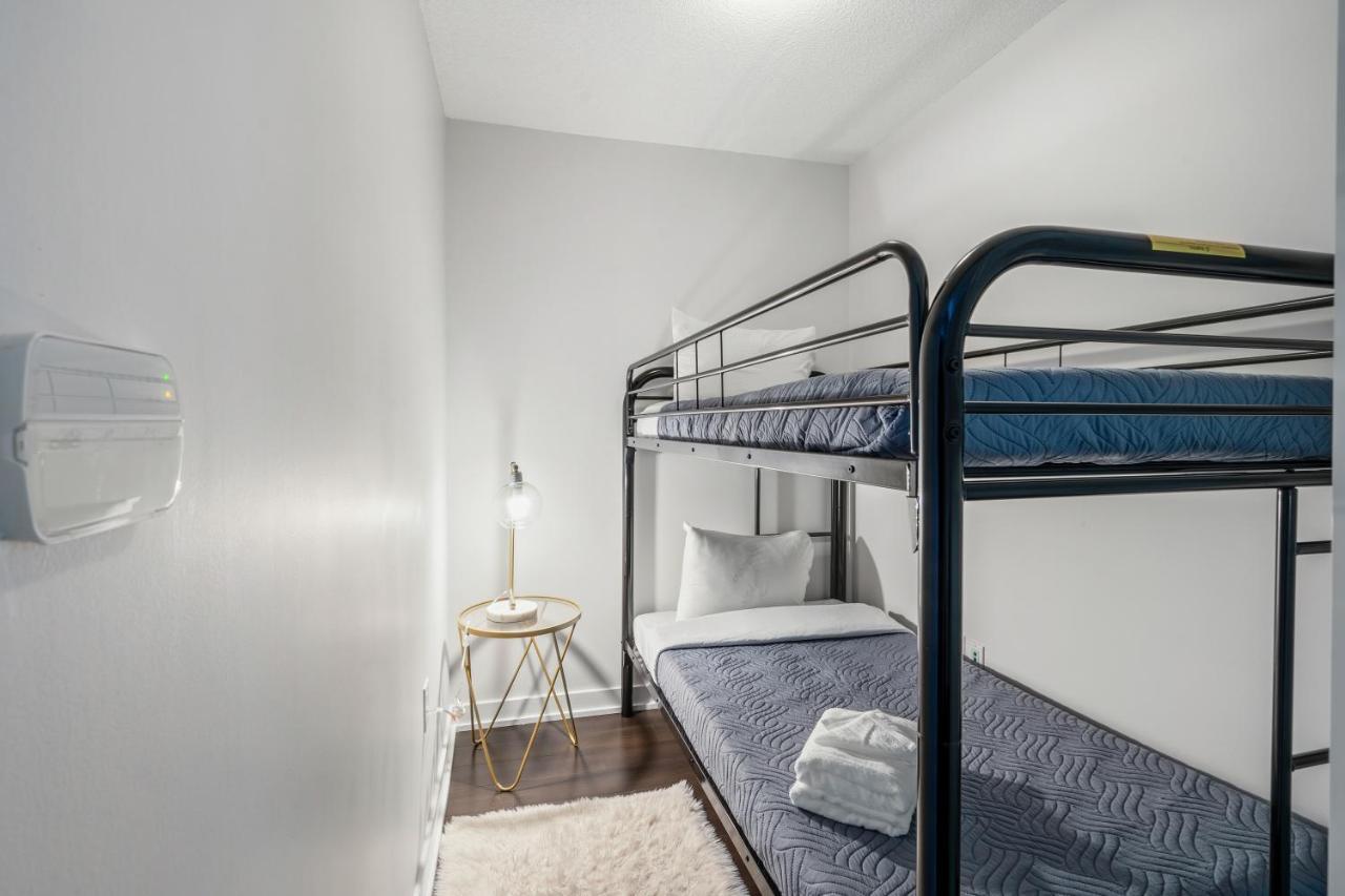 Family Oriented Downtown Toronto 2Bdrm Condo With Parking & Office Space Exterior photo